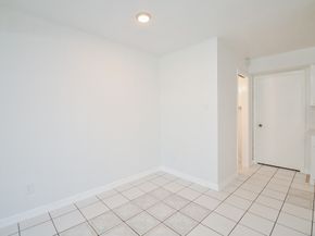 1911 Sherwood Forest Street 10, Houston TX 77043