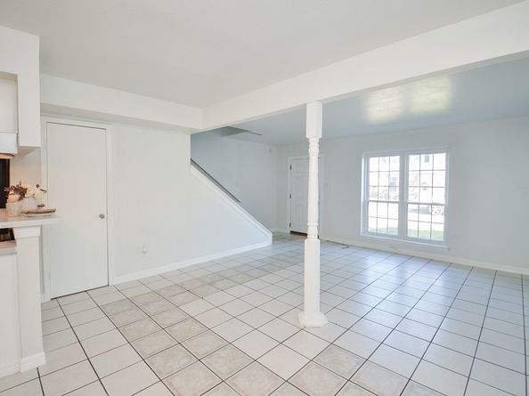 1911 Sherwood Forest Street 10, Houston TX 77043