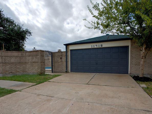11718 Coachfield Lane, Houston TX 77035