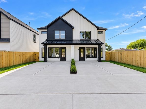 9119 Henrietta Street A/B, Houston TX 77088