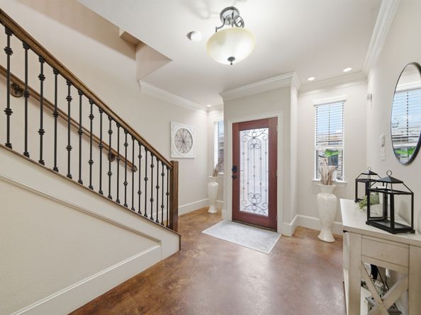 5950 Kiam Street E, Houston TX 77007