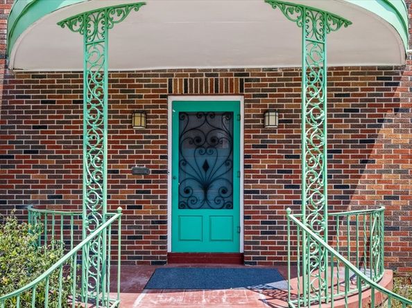 2719 Capitol Street, Houston TX 77003