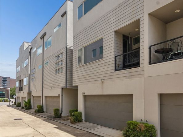 2376 Commerce Street, Houston TX 77003