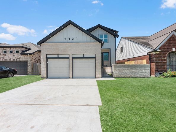 7727 Green Lawn Drive, Houston TX 77088