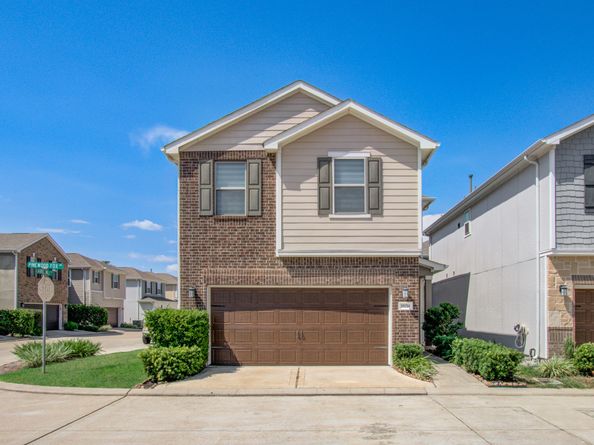 10214 Pinewood Fox Drive, Houston TX 77080