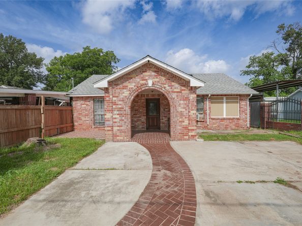 7613 Appleton Street, Houston TX 77022