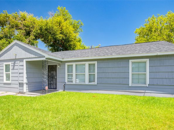 8921 Oak Knoll Lane, Houston TX 77078