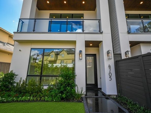 4705 Gibson Street, Houston TX 77007