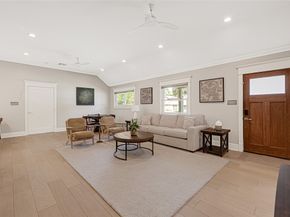 806 English Street, Houston TX 77009