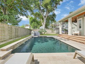 806 English Street, Houston TX 77009