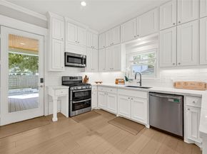 806 English Street, Houston TX 77009