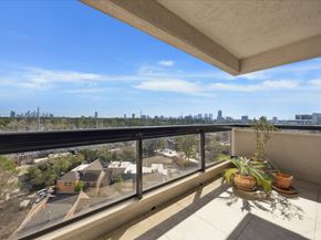 49 Briar Hollow Lane Lane 1004, Houston TX 77027