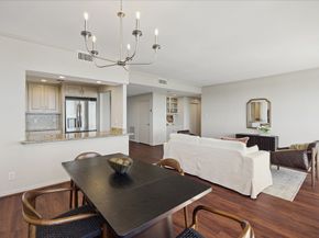 49 Briar Hollow Lane Lane 1004, Houston TX 77027