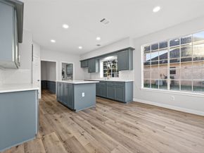 8010 Ashley Circle Drive N, Houston TX 77071