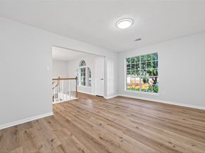 8010 Ashley Circle Drive N, Houston TX 77071