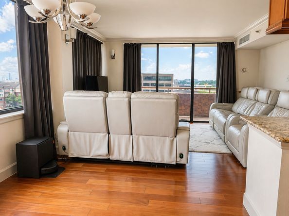 3525 Sage Road 904, Houston TX 77056