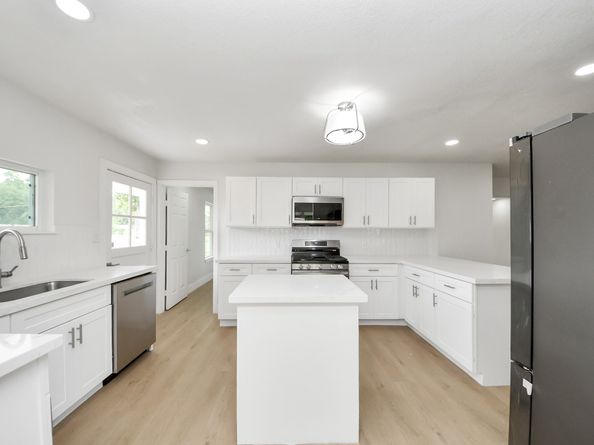 5455 N Crooked Creek Drive, Houston TX 77017