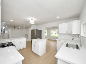 5455 N Crooked Creek Drive, Houston TX 77017