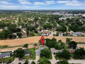 5455 N Crooked Creek Drive, Houston TX 77017