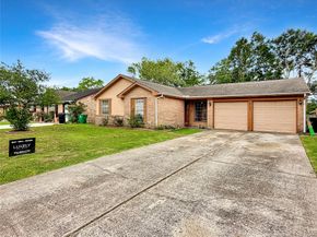 5223 Heathercrest Street, Houston TX 77045