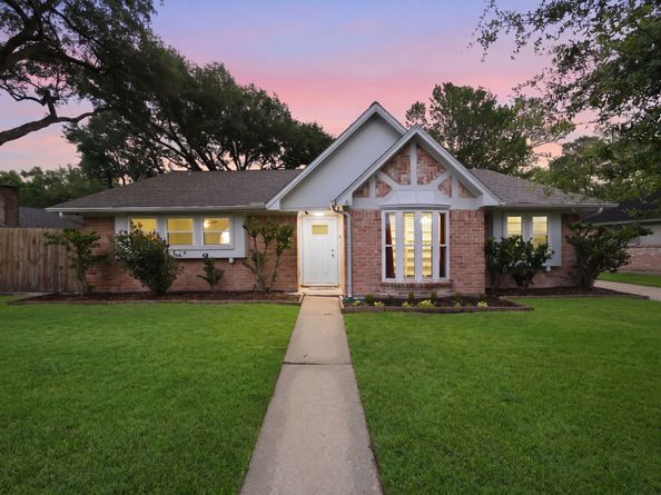 9718 Rathbone Drive, Houston TX 77031