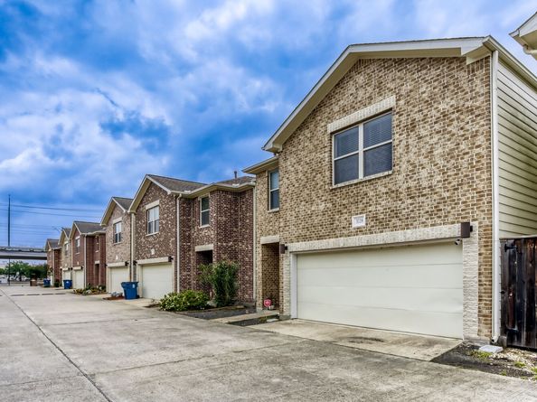 3728 Main Poplar Drive, Houston TX 77025