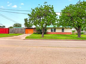 8001 Hammerly Boulevard, Houston TX 77055