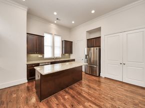 2061 Fannin Station N, Houston TX 77045
