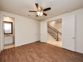 2061 Fannin Station N, Houston TX 77045