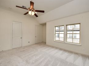 2061 Fannin Station N, Houston TX 77045