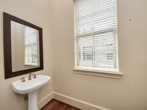 2061 Fannin Station N, Houston TX 77045