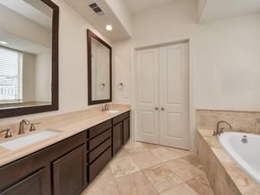 2061 Fannin Station N, Houston TX 77045