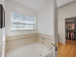 30 Eagle Rock Pl, The Woodlands TX 77381