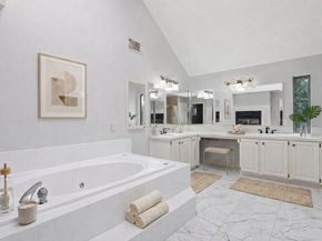 14643 S Hearthstone Green Drive, Houston TX 77095