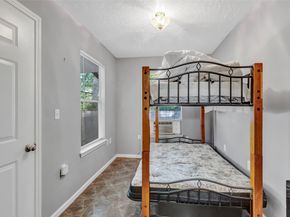 1014 N Rivershire Drive, Conroe TX 77304