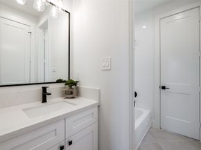 2011 HOPKINS Street, Houston TX 77006