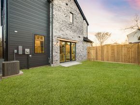 2011 HOPKINS Street, Houston TX 77006