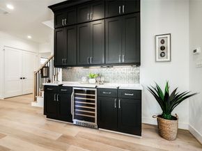 2011 HOPKINS Street, Houston TX 77006