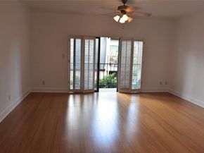 2425 Underwood Street 350, Houston TX 77030