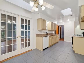 1912 Sedgie Drive, Houston TX 77080