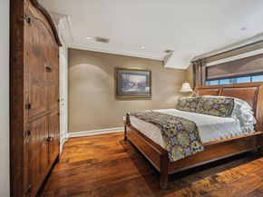 20 Sunset Boulevard, Houston TX 77005