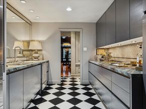 20 Sunset Boulevard, Houston TX 77005