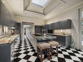 20 Sunset Boulevard, Houston TX 77005