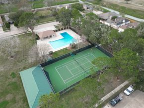 14914 W Bend Dr, Houston TX 77082