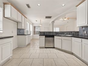 14914 W Bend Dr, Houston TX 77082