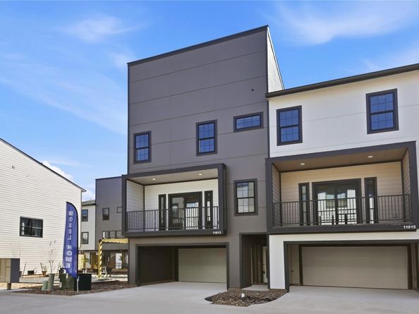 11916 S Hoa Sen Circle, Houston TX 77072