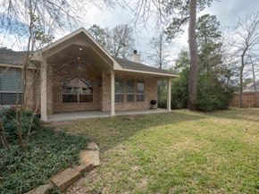 22 W Windsor Hills Circle, Conroe TX 77384