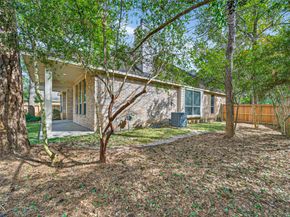 22 W Windsor Hills Circle, Conroe TX 77384
