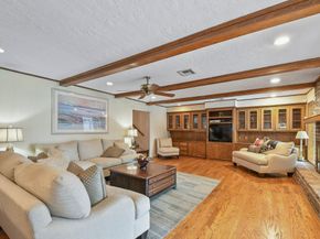 1123 Candlelight Lane, Houston TX 77018