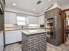 1123 Candlelight Lane, Houston TX 77018